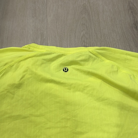 Lululemon Metal Vent Tech Short Sleeve Shirt - Picture 4 of 4